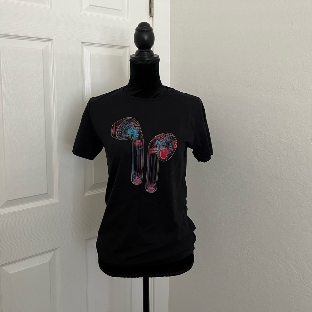 Apple Airpods Tee